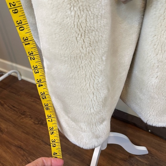 Vintage Marvin Richard Cozy Cream Faux Fur Coat - Picture 9 of 15